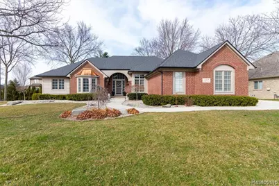 11215 Wilshire Drive, Shelby Twp, MI 48315 - Photo 2