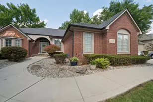 11215 Wilshire Dr, Shelby Twp, MI 48315 - Photo 4