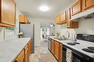 1423 W North St, Kalamazoo, MI 49006 - Photo 8