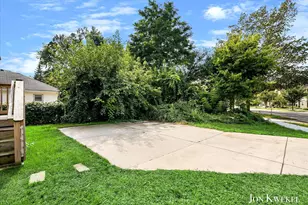 1959 Plainfield Ave NE, Grand Rapids, MI 49505 - Photo 34