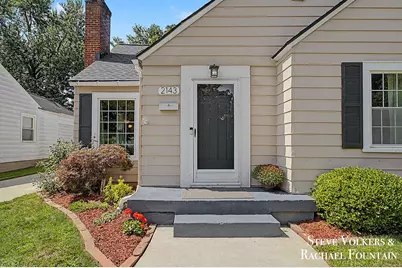 2143 Houseman Avenue NE, Grand Rapids, MI 49505 - Photo 2