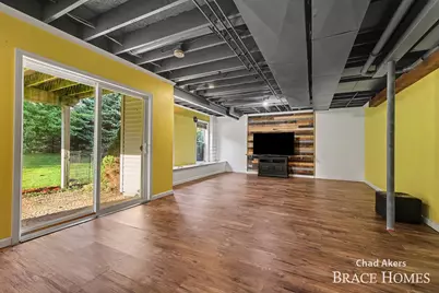 2022 Friesian Court NE, Grand Rapids, MI 49505 - Photo 18
