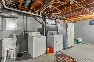 317 W 28th St, Holland, MI 49423 - Photo 28