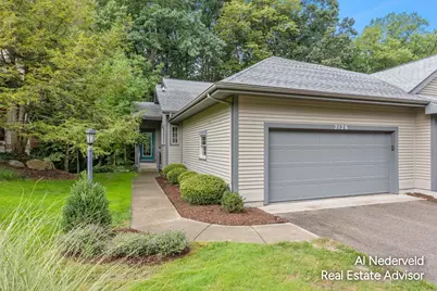 2126 S Cross Creek Drive SE, Grand Rapids, MI 49508 - Photo 2
