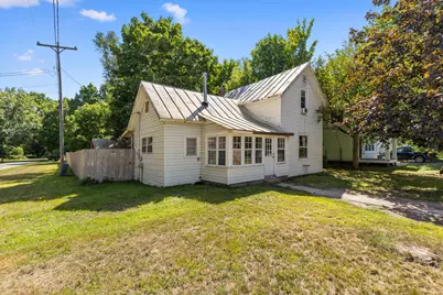 220 N Lincoln Street, Howard City, MI 49329 - Photo 2