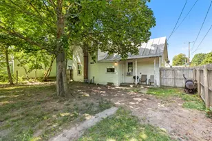 220 N Lincoln St, Howard City, MI 49329 - Photo 16