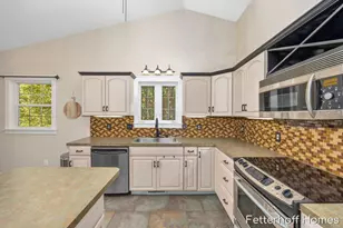 6615 Beech Creek Dr, Fruitport, MI 49415 - Photo 16