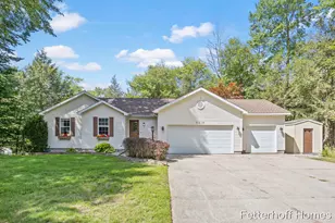 6615 Beech Creek Dr, Fruitport, MI 49415 - Photo 1