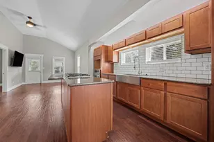 327 Lewis St, Rockford, MI 49341 - Photo 10