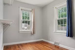 1528 Hamelink Dr, Portage, MI 49002 - Photo 10