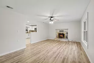 133 W 2nd St, Gladwin, MI 48624 - Photo 2