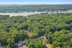 17887 N Fruitport Rd, Spring Lake, MI 49456 - Photo 2