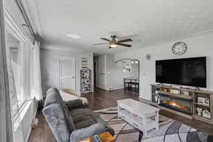 513 N Douglas Ave, Three Rivers, MI 49093 - Photo 4