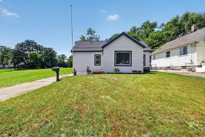 2473 Longstreet Avenue SW, Wyoming, MI 49509 - Photo 2