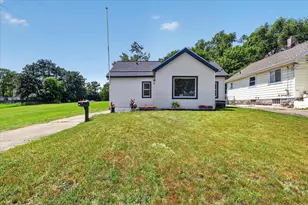 2473 Longstreet Ave SW, Wyoming, MI 49509 - Photo 2