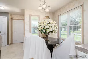 3519 Breezewood Dr SE, Kentwood, MI 49512 - Photo 4
