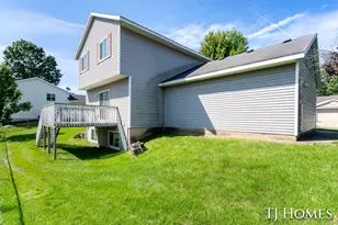 3519 Breezewood Dr SE, Kentwood, MI 49512 - Photo 24