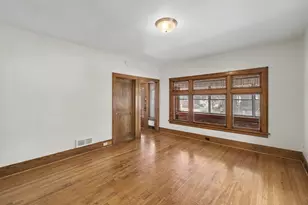 1057 12th St NW, Grand Rapids, MI 49504 - Photo 4