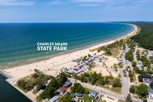 259 S Wythe St, Pentwater, MI 49449 - Photo 10