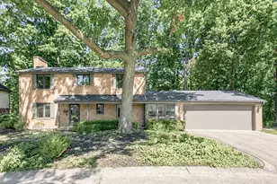 703 Comings Ave, Saint Joseph, MI 49085 - Photo 1