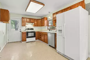 7281 Helen, Coloma, MI 49038 - Photo 6