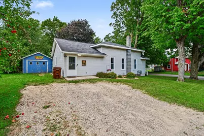 326 Beech Street, Freeport, MI 49325 - Photo 2