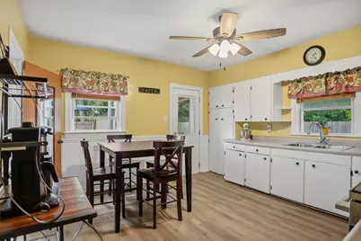 33 S State Street, Zeeland, MI 49464 - Photo 6