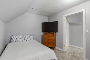 33 S State St, Zeeland, MI 49464 - Photo 14