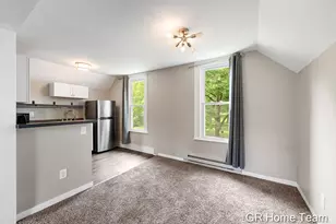 900 Fountain St NE, Grand Rapids, MI 49503 - Photo 8
