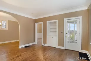 900 Fountain St NE, Grand Rapids, MI 49503 - Photo 2