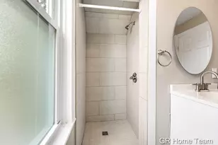 900 Fountain St NE, Grand Rapids, MI 49503 - Photo 14