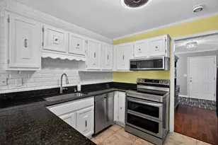 1285 Lamplighter Ln, Rochester Hills, MI 48306 - Photo 10