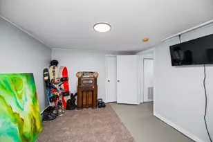 948 N Prospect Rd, Ypsilanti, MI 48198 - Photo 22