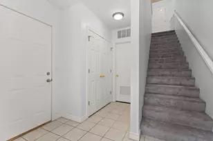 5575 Hampshire Ln, Ypsilanti, MI 48197 - Photo 4