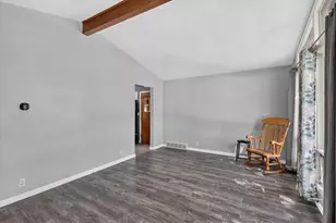 3024 Haskell St, Kalamazoo, MI 49006 - Photo 6