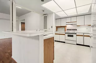 2115 Nature Cove Ct, Ann Arbor, MI 48104 - Photo 10