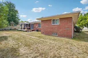 22808 Greenview Rd, Southfield, MI 48075 - Photo 4
