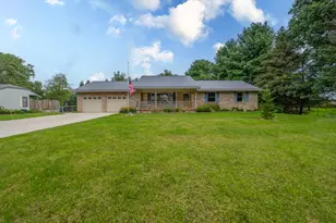 5685 Topanga Dr, Coloma, MI 49038 - Photo 2