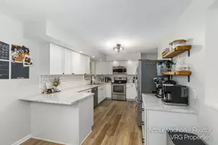 4054 Weymouth Dr SE, Grand Rapids, MI 49508 - Photo 6