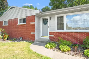 8027 Waylee St, Portage, MI 49002 - Photo 2