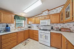 800 Missouri River Dr, Adrian, MI 49221 - Photo 12