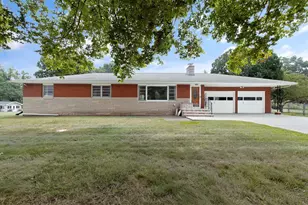 128 Schirmer Pkwy, Buchanan, MI 49107 - Photo 1