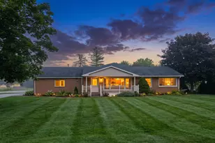 50290 Mile End Dr, Shelby, MI 48317 - Photo 2