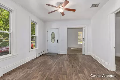 543 Leonard Street NE, Grand Rapids, MI 49503 - Photo 2