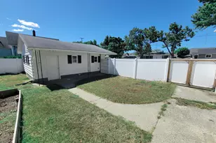 703 Hopkins St, Manistee, MI 49660 - Photo 40