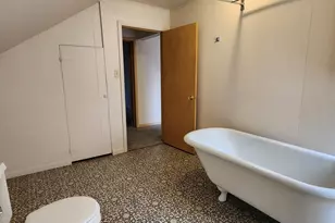 703 Hopkins St, Manistee, MI 49660 - Photo 32