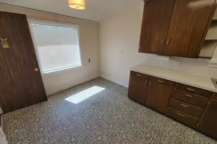 703 Hopkins St, Manistee, MI 49660 - Photo 4