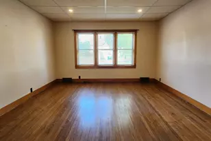 703 Hopkins St, Manistee, MI 49660 - Photo 14