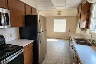 703 Hopkins St, Manistee, MI 49660 - Photo 8