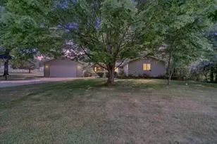 17334 10 Mile Rd, Battle Creek, MI 49014 - Photo 2